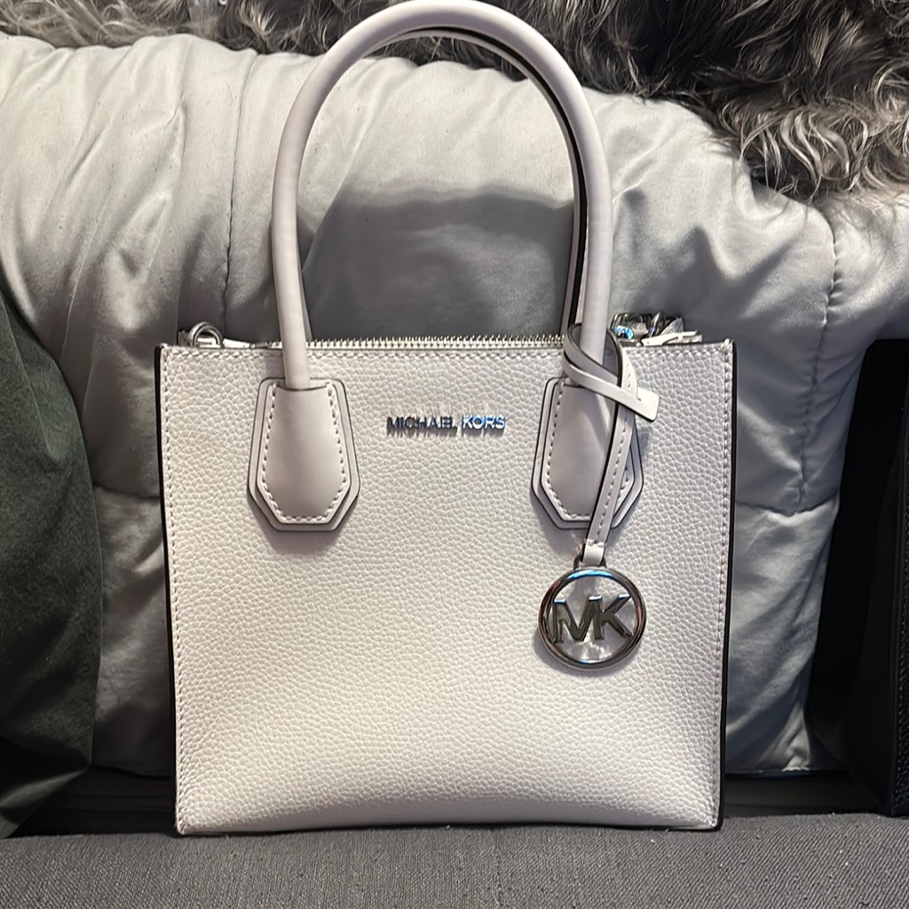 Michael Kors White Tote With Structured Design